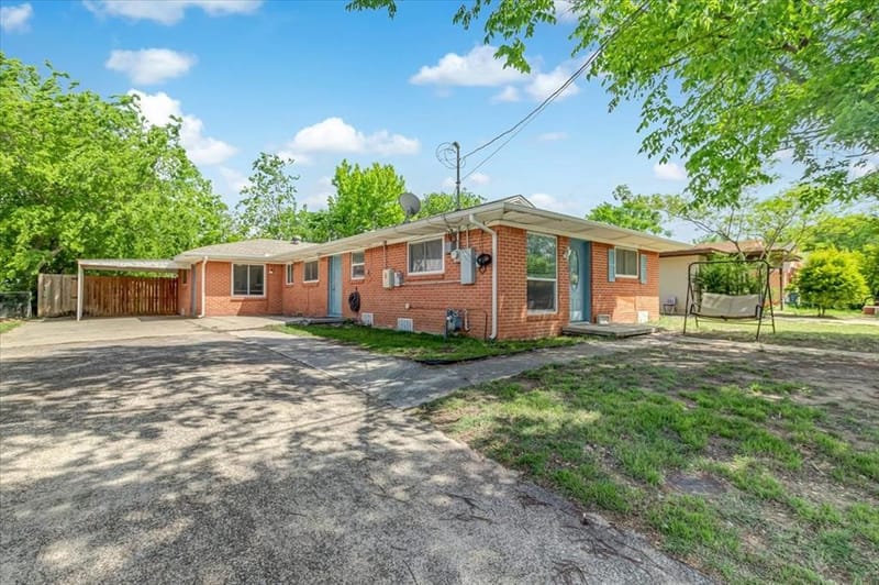 713 Bailey Street, Denton TX 76205 - Photo 3