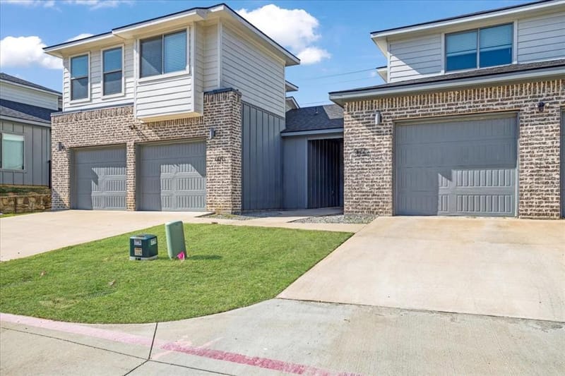 3060 W Crawford Street # 601, Denison TX 75020