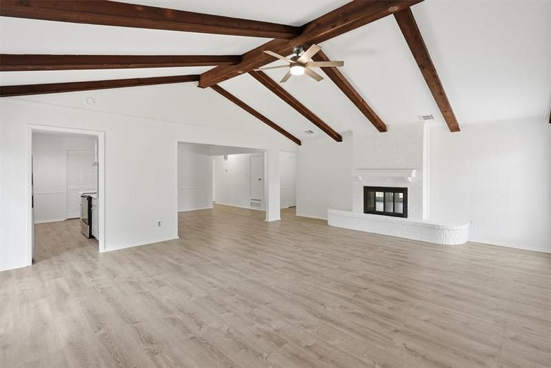 6106 Laredo Court, Granbury TX 76049 - Photo 9