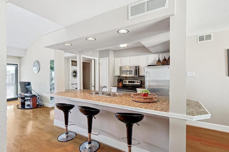 5916 Sandhurst Lane # 226, Dallas TX 75206 - Photo 3
