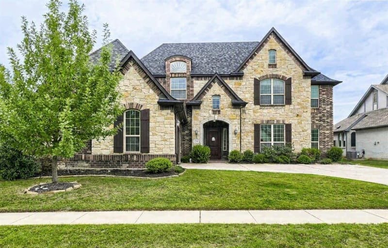138 Fairweather Drive, Burleson TX 76028