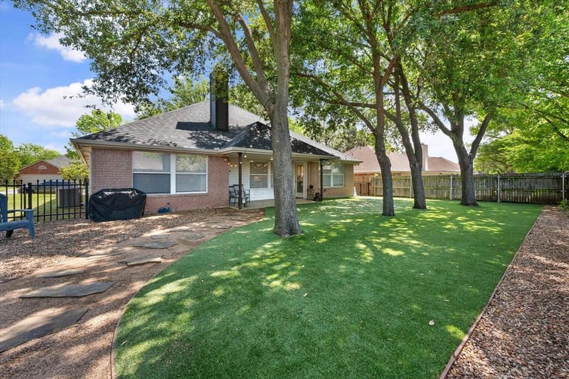 1221 Highcrest Drive, Burleson TX 76028 - Photo 6