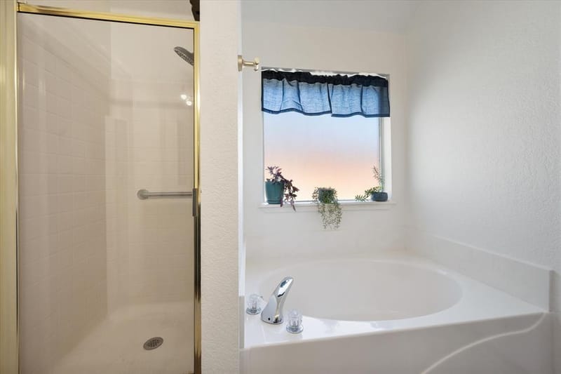 1221 Highcrest Drive, Burleson TX 76028 - Photo 28