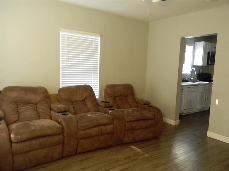 2320 S Denley Drive, Dallas TX 75216 - Photo 2