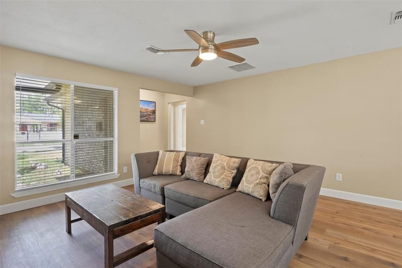9620 Dale Glade Drive, Dallas TX 75217 - Photo 23