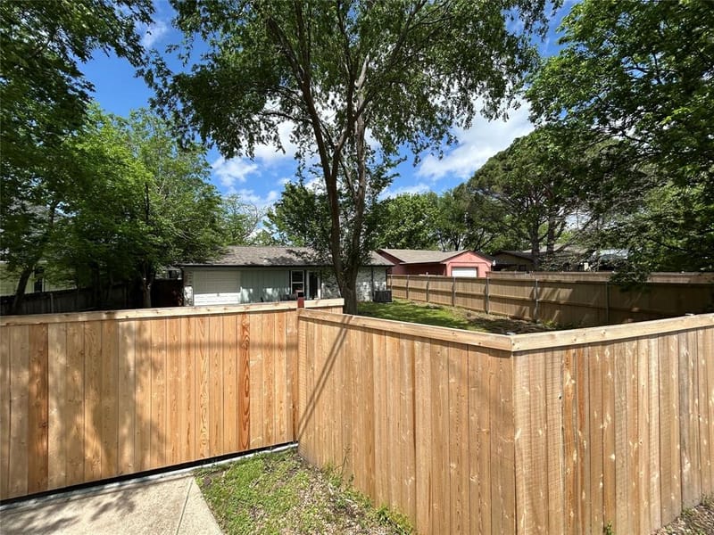 9620 Dale Glade Drive, Dallas TX 75217 - Photo 7