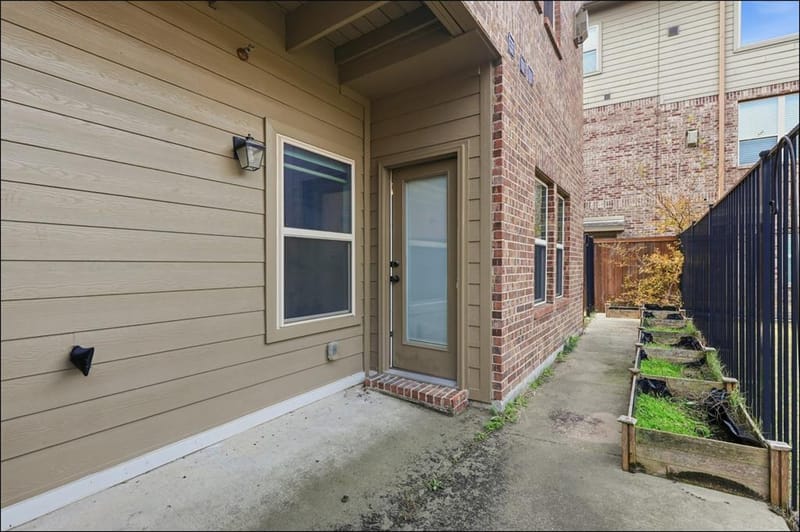 555 Waterloo Drive, Lewisville TX 75067 - Photo 12