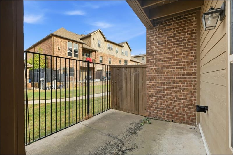555 Waterloo Drive, Lewisville TX 75067 - Photo 11