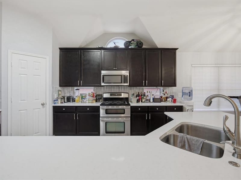 2101 Oak Manor Drive, Bedford TX 76021 - Photo 14