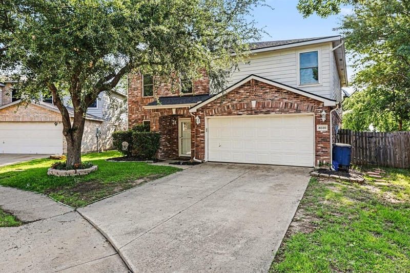 4030 Holly Leaf Court, Dallas TX 75212 - Photo 2
