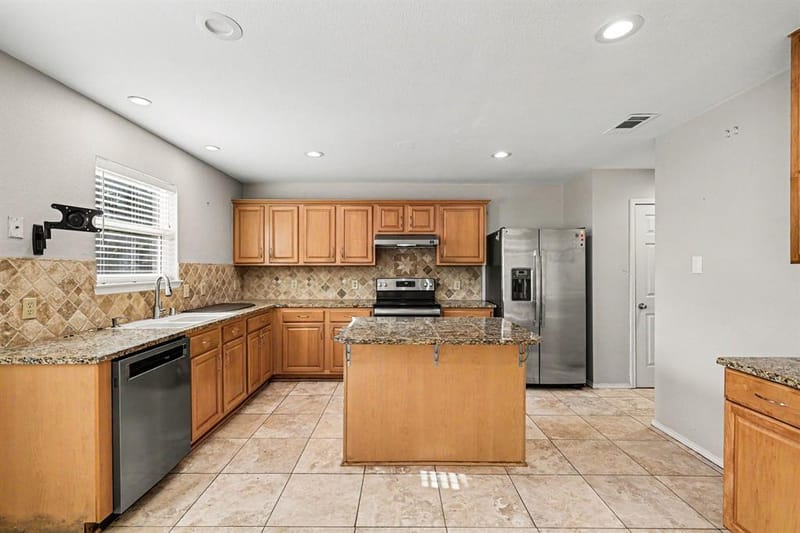 4030 Holly Leaf Court, Dallas TX 75212 - Photo 14