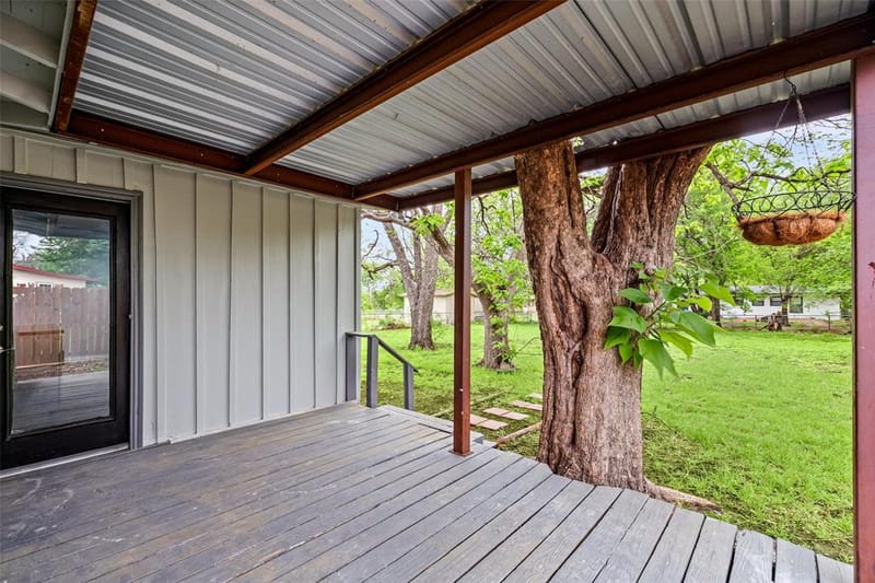 203 S Lancaster Street, Granbury TX 76048 - Photo 6