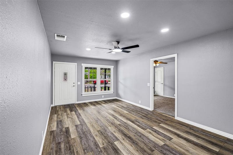 203 S Lancaster Street, Granbury TX 76048 - Photo 16
