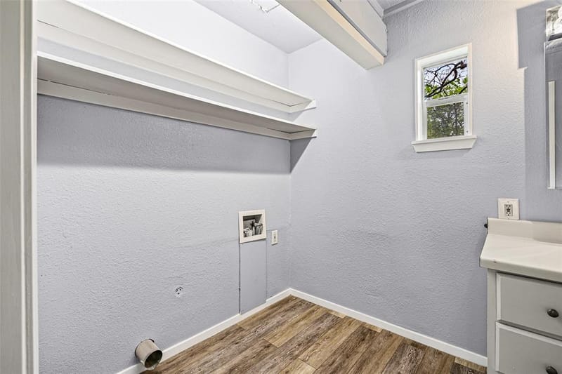 203 S Lancaster Street, Granbury TX 76048 - Photo 22
