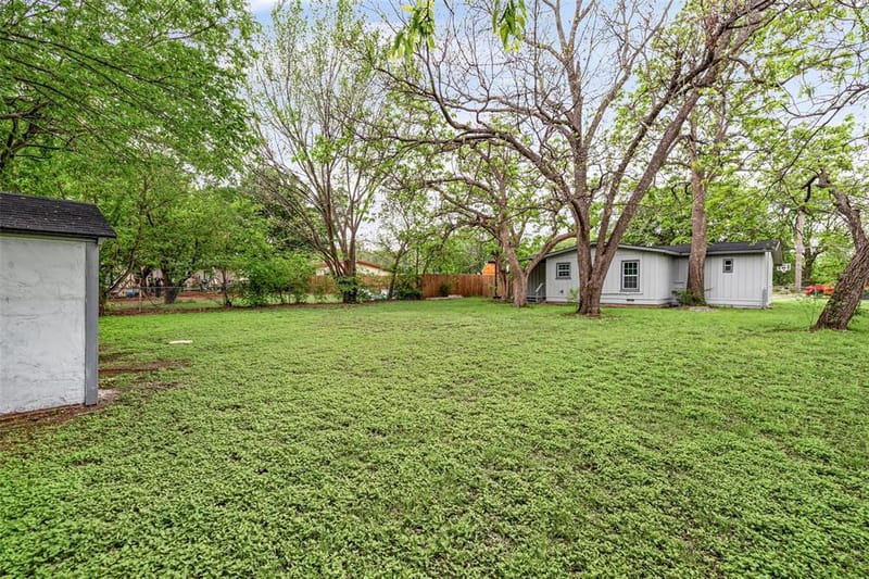 203 S Lancaster Street, Granbury TX 76048 - Photo 33