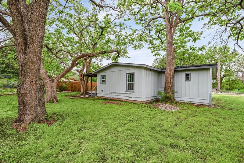 203 S Lancaster Street, Granbury TX 76048 - Photo 35