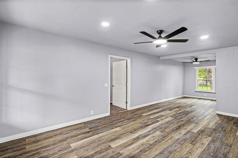 203 S Lancaster Street, Granbury TX 76048 - Photo 8