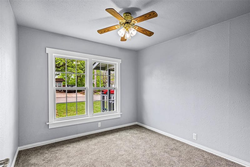 203 S Lancaster Street, Granbury TX 76048 - Photo 25