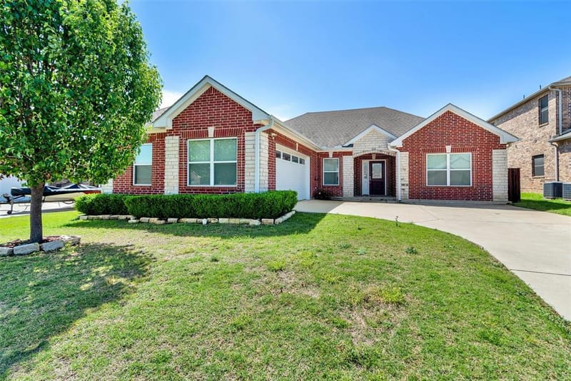 105 Ashlyn Court, Whitesboro TX 76273