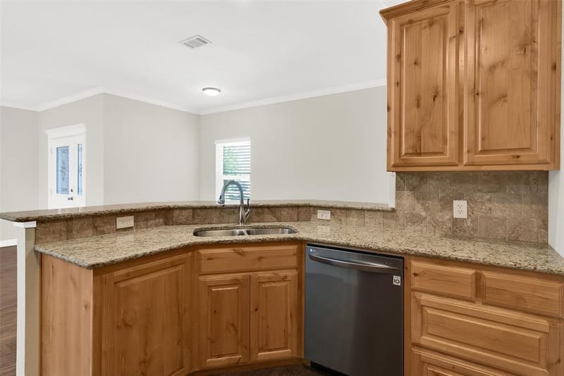 105 Ashlyn Court, Whitesboro TX 76273 - Photo 8
