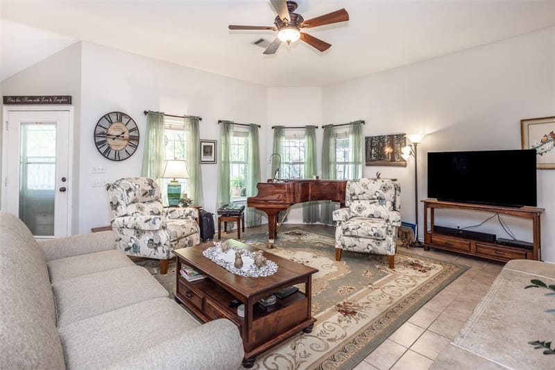 116 Ashlyn Court, Whitesboro TX 76273 - Photo 4