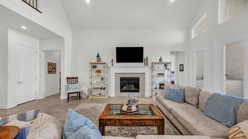 1709 Roundtree Circle E, Fort Worth TX 76008 - Photo 5