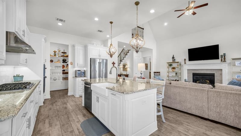 1709 Roundtree Circle E, Fort Worth TX 76008 - Photo 15