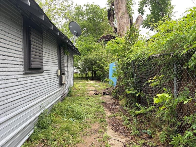 2912 Warren Avenue, Dallas TX 75215 - Photo 12