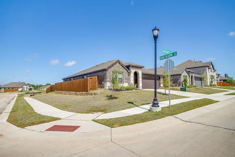 928 Ridgehurst Drive, Godley TX 76044 - Photo 6