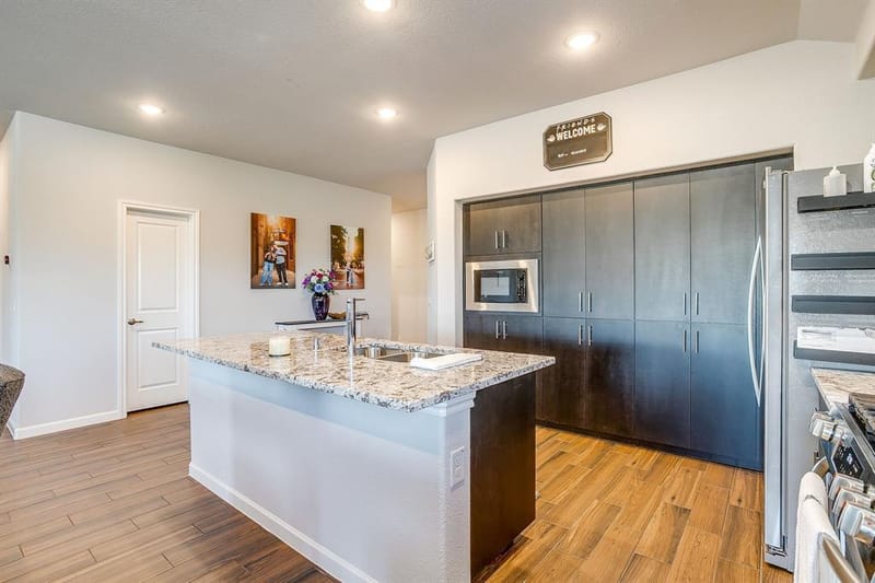 928 Ridgehurst Drive, Godley TX 76044 - Photo 11