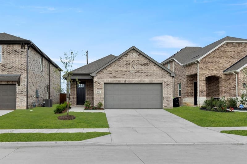 5925 Laurel Lake Lane, Pilot Point TX 76258