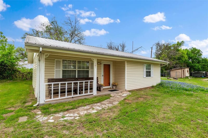 101 S Frio Court, Weatherford TX 76087