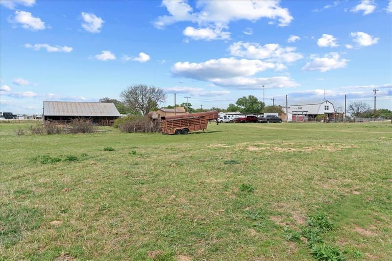 806 Dennis Road, Weatherford TX 76087 - Photo 17