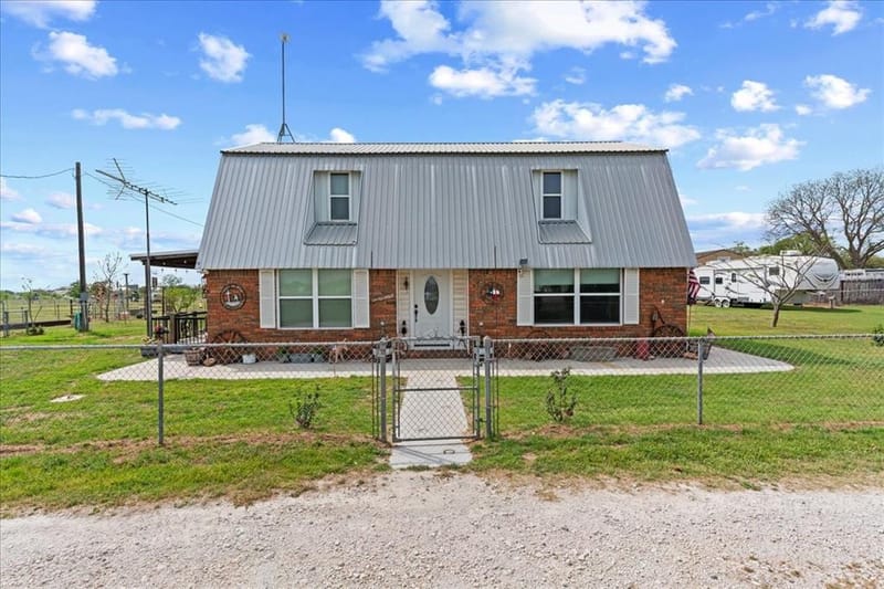 806 Dennis Road, Weatherford TX 76087 - Photo 10