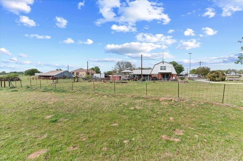 806 Dennis Road, Weatherford TX 76087 - Photo 18