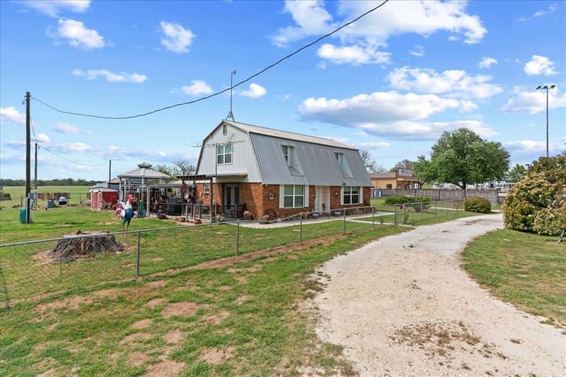 806 Dennis Road, Weatherford TX 76087 - Photo 8
