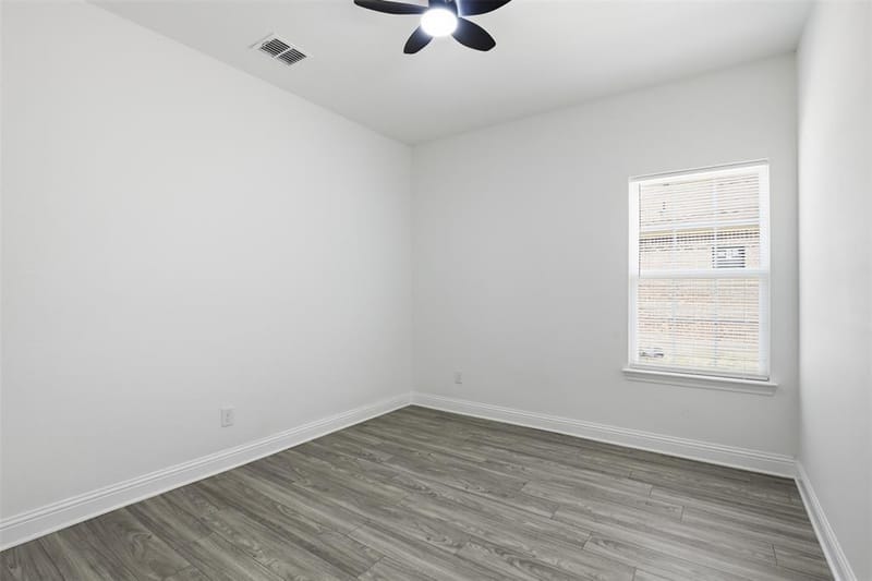 2611 Hunting Drive, Fort Worth TX 76119 - Photo 7