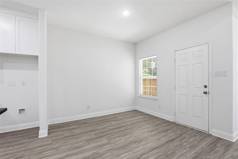 2611 Hunting Drive, Fort Worth TX 76119 - Photo 11