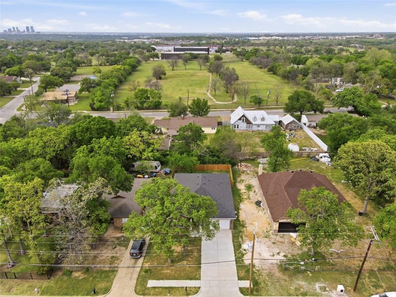 2611 Hunting Drive, Fort Worth TX 76119 - Photo 21
