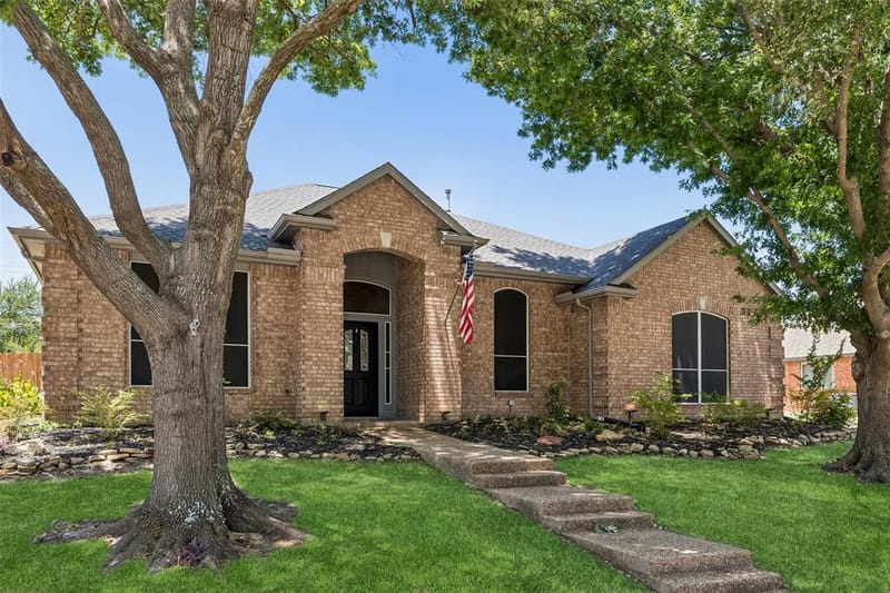 1606 Sarah Brooks Drive, Keller TX 76248 - Photo 3
