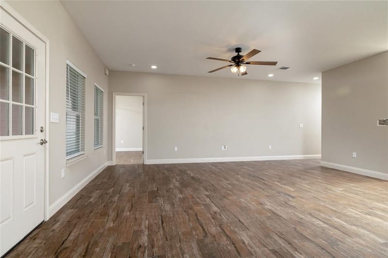 405 Titus Drive, Springtown TX 76082 - Photo 13