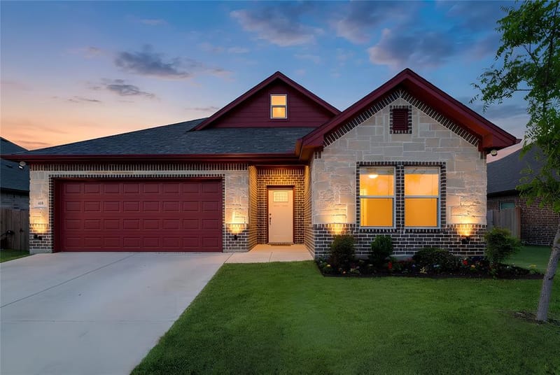405 Titus Drive, Springtown TX 76082 - Photo 3