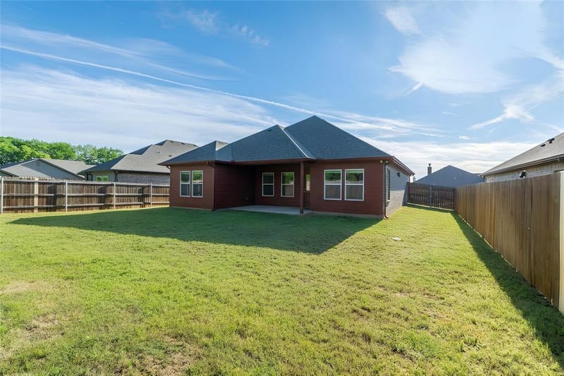405 Titus Drive, Springtown TX 76082 - Photo 38