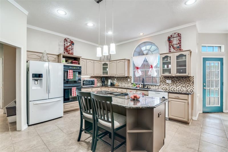 7517 Silverthorn Drive, Rowlett TX 75089 - Photo 9
