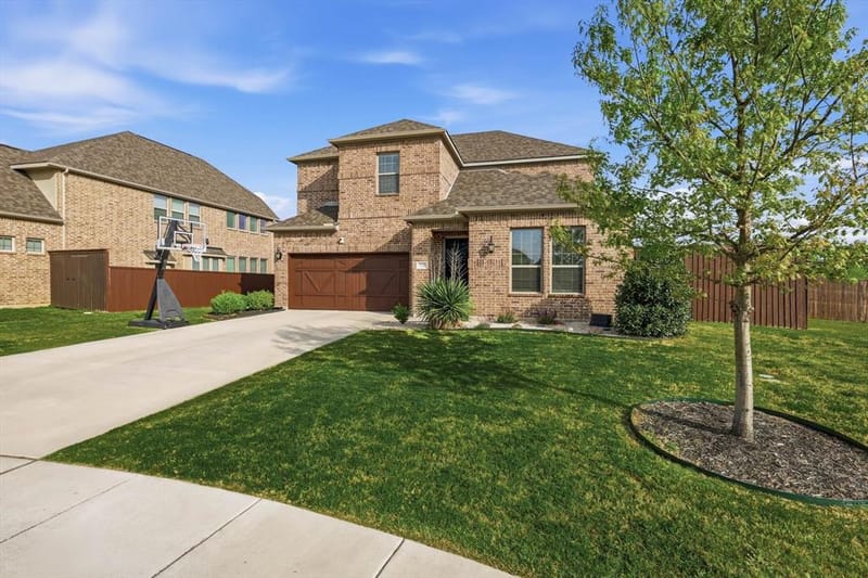 2109 Falcon Ridge Drive, Mansfield TX 76063 - Photo 2