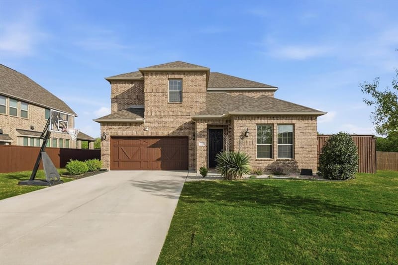 2109 Falcon Ridge Drive, Mansfield TX 76063