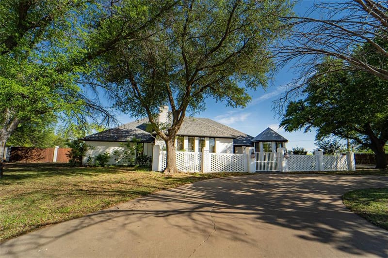 8 Chaparral Lane, Breckenridge TX 76424