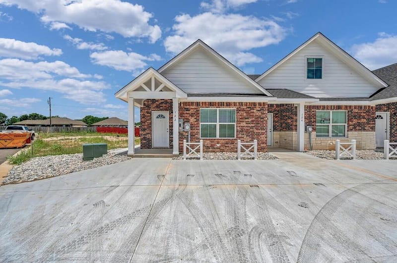 128 Morris Court, McGregor TX 76657