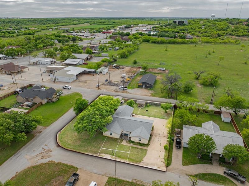 201 Westwood Street, Breckenridge TX 76424 - Photo 32