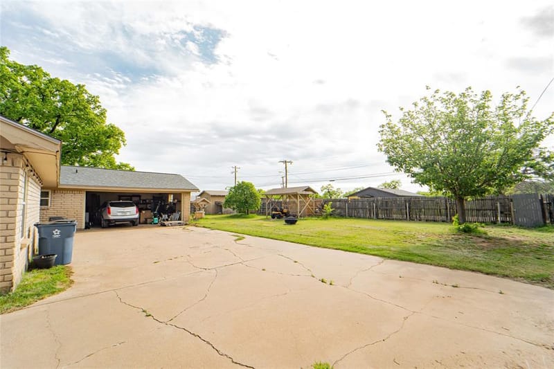 201 Westwood Street, Breckenridge TX 76424 - Photo 28